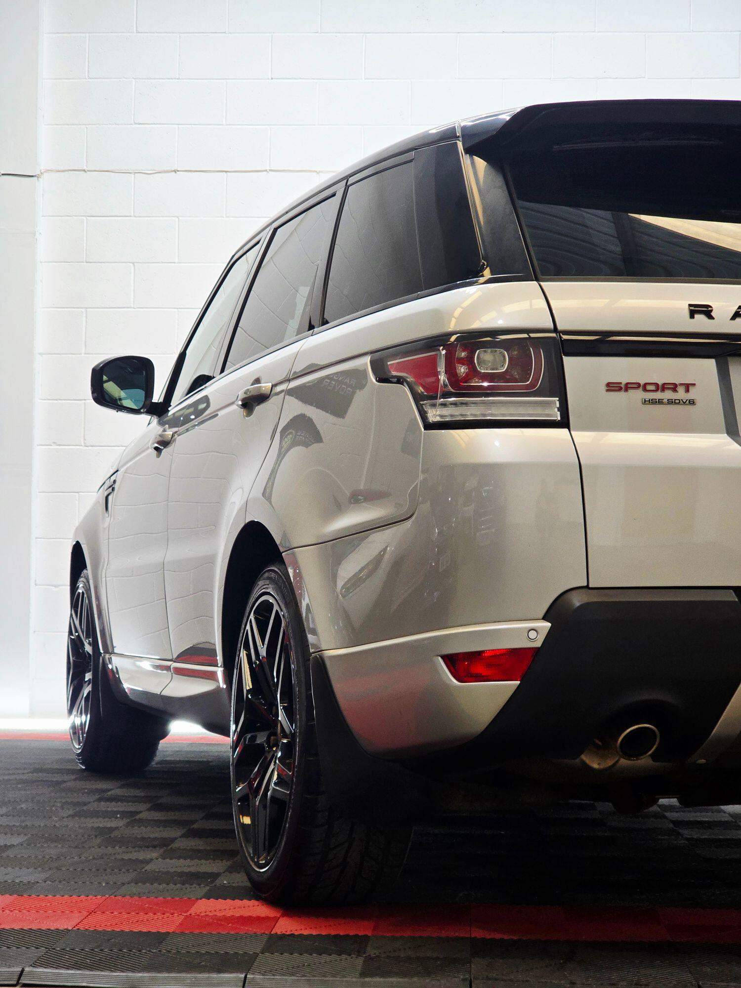 Used Land Rover Range Rover Sport 2015 for sale - 76837105: Photo 15