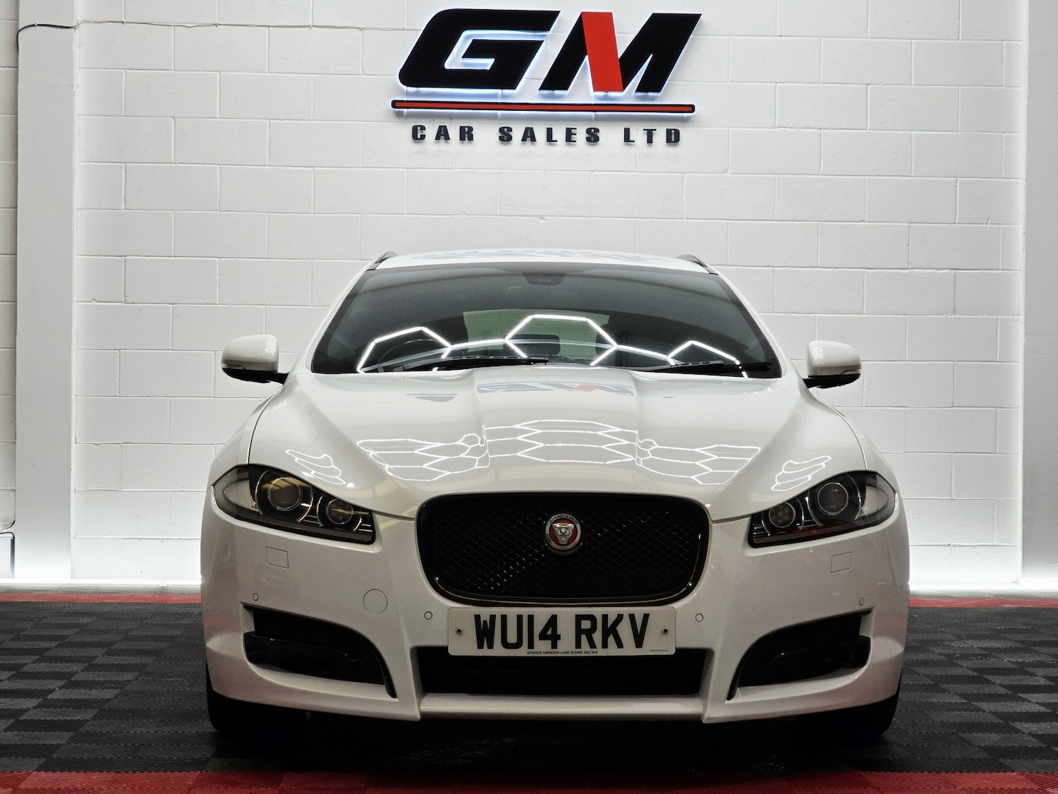 Used Jaguar XF 2014 for sale - 77264501: Photo 4