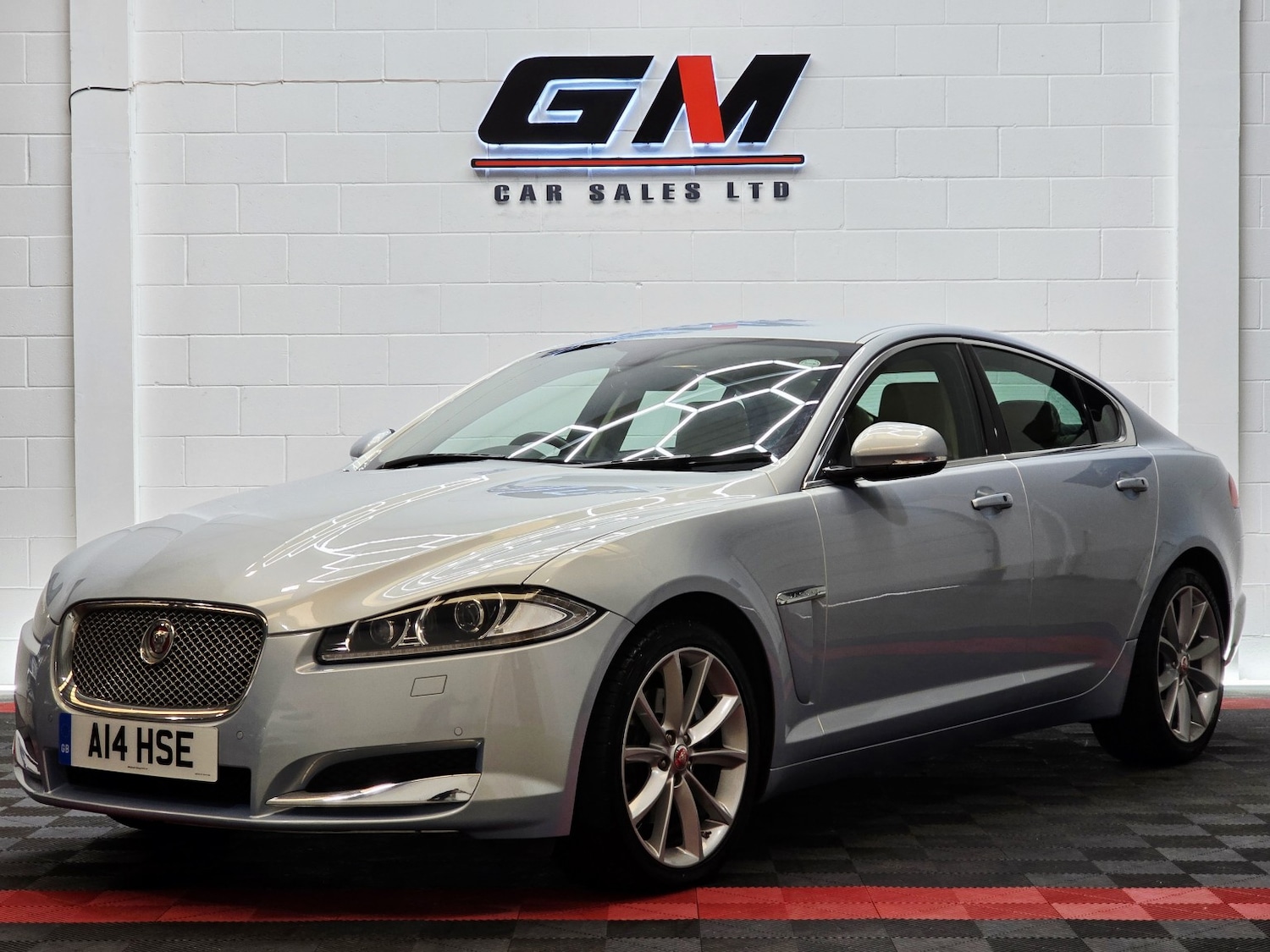 Used Jaguar XF 2014 for sale - 76941806: Photo 1