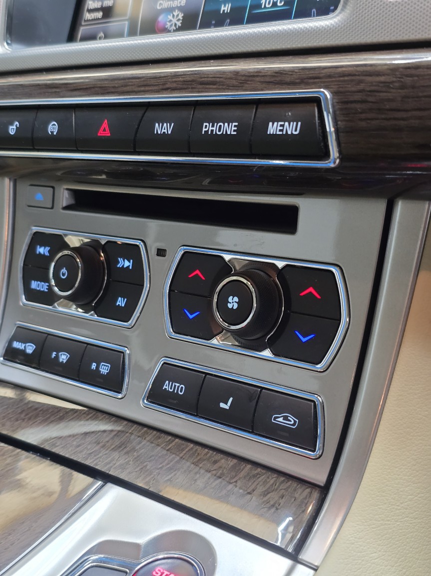 Used Jaguar XF 2014 for sale - 76941806: Photo 37