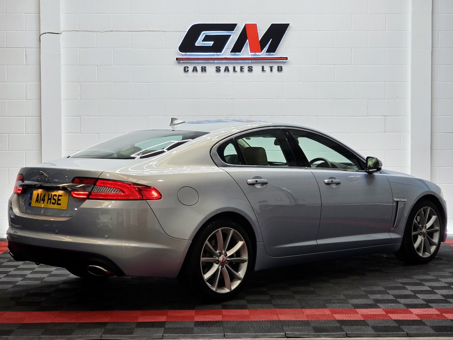 Used Jaguar XF 2014 for sale - 76941806: Photo 9