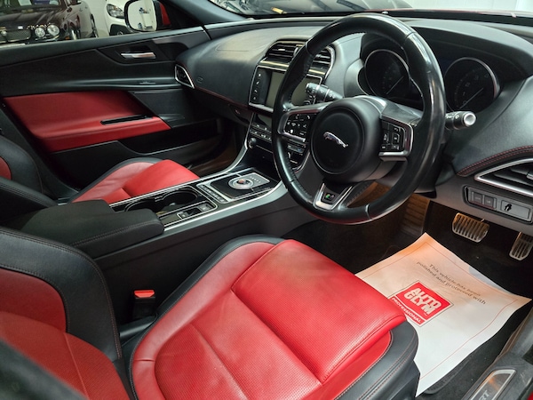 Used Jaguar XE 2015 for sale - 76275931: Photo 22