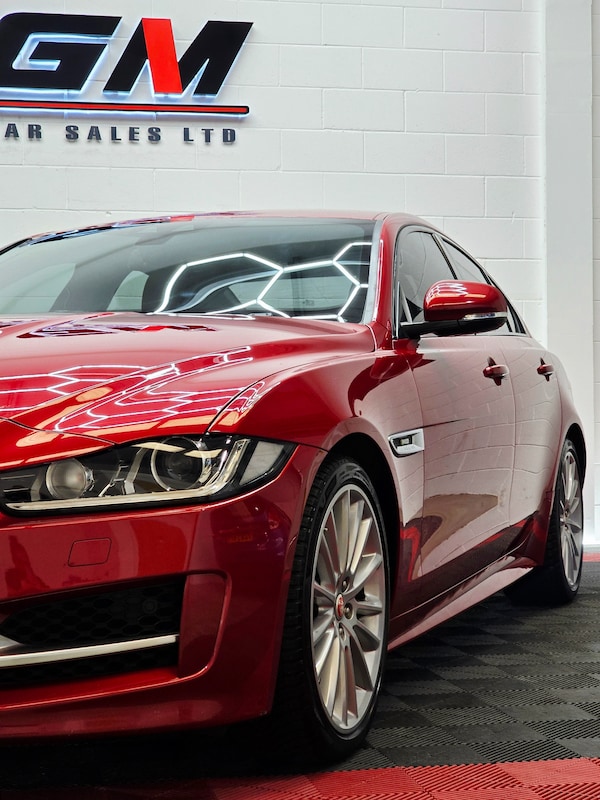 Used Jaguar XE 2015 for sale - 76275931: Photo 2