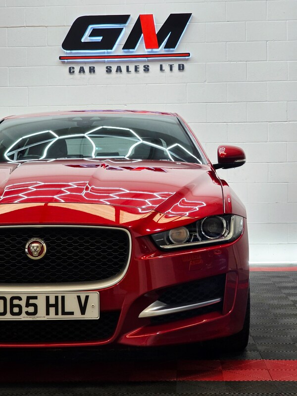 Used Jaguar XE 2015 for sale - 76275931: Photo 4