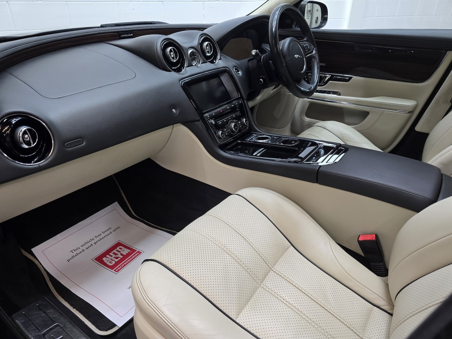 Used Jaguar XJ 2015 for sale - 77643702: Photo 17