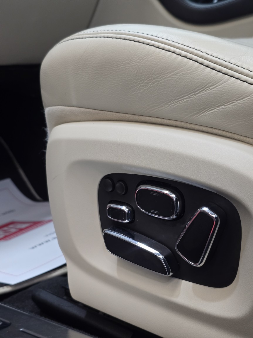 Used Jaguar XJ 2015 for sale - 77643702: Photo 21