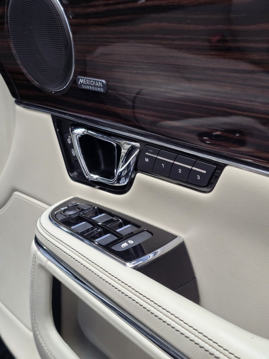 Used Jaguar XJ 2015 for sale - 77643702: Photo 34