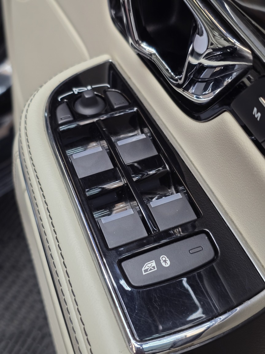 Used Jaguar XJ 2015 for sale - 77643702: Photo 35