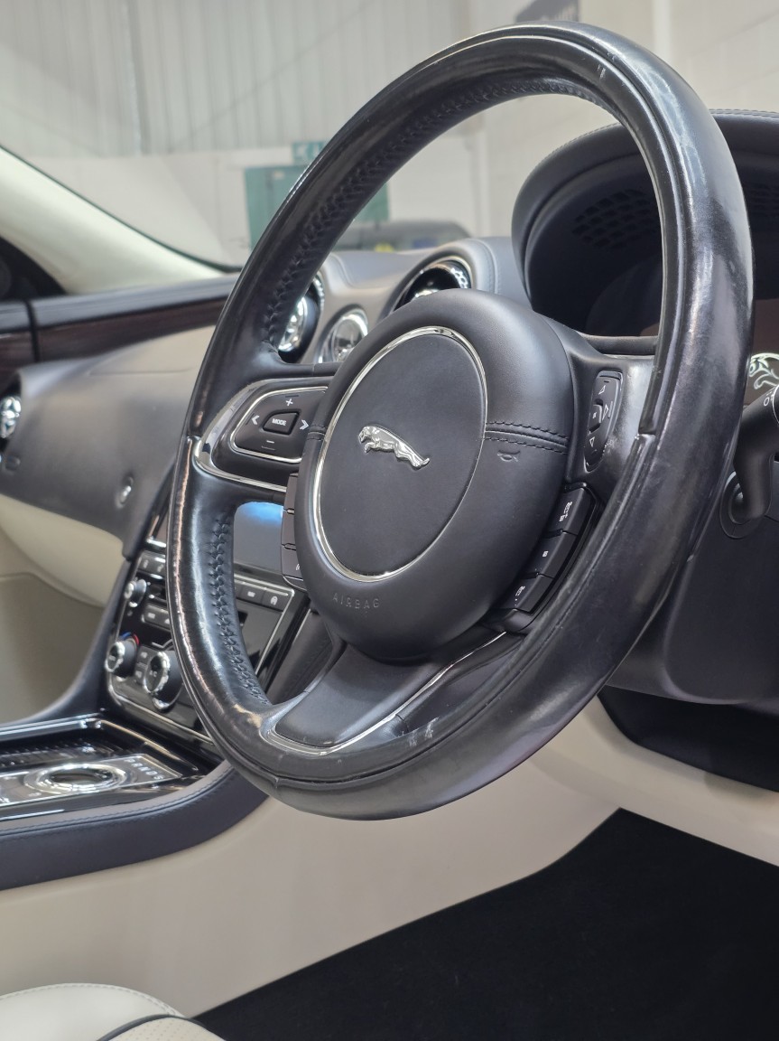 Used Jaguar XJ 2015 for sale - 77643702: Photo 38