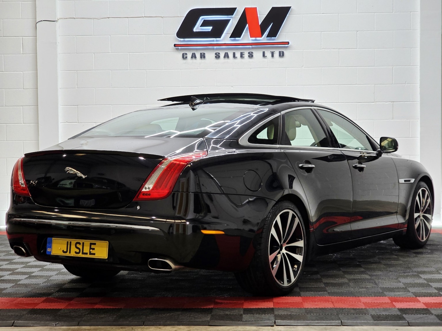 Used Jaguar XJ 2015 for sale - 77643702: Photo 9