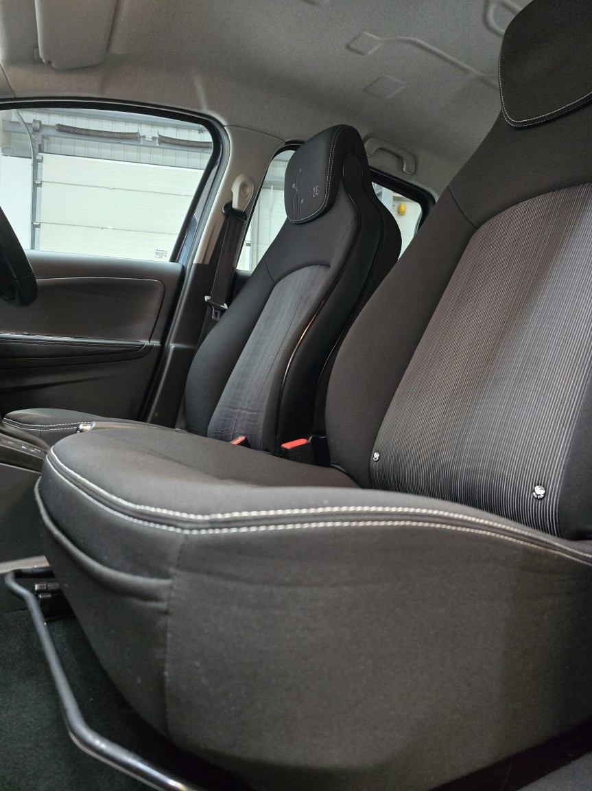 Used Renault Zoe 2017 for sale - 76656139: Photo 19