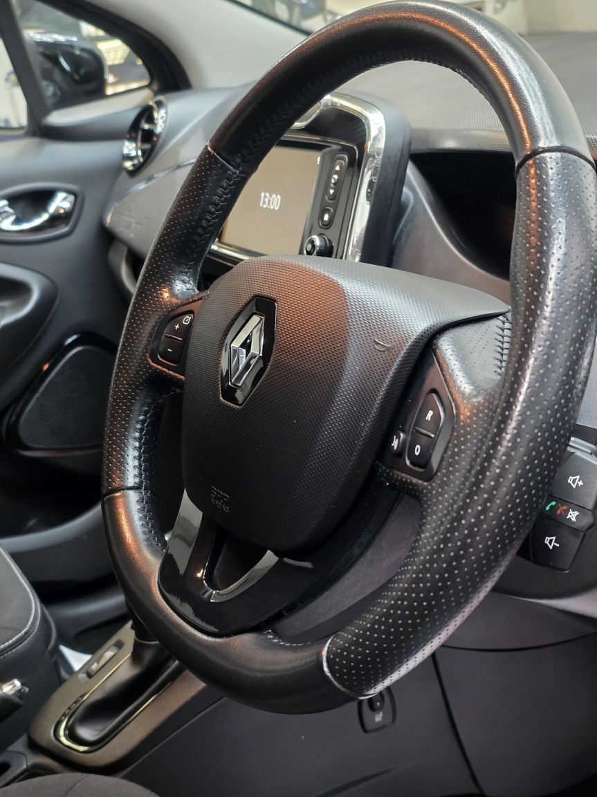 Used Renault Zoe 2017 for sale - 76656139: Photo 31