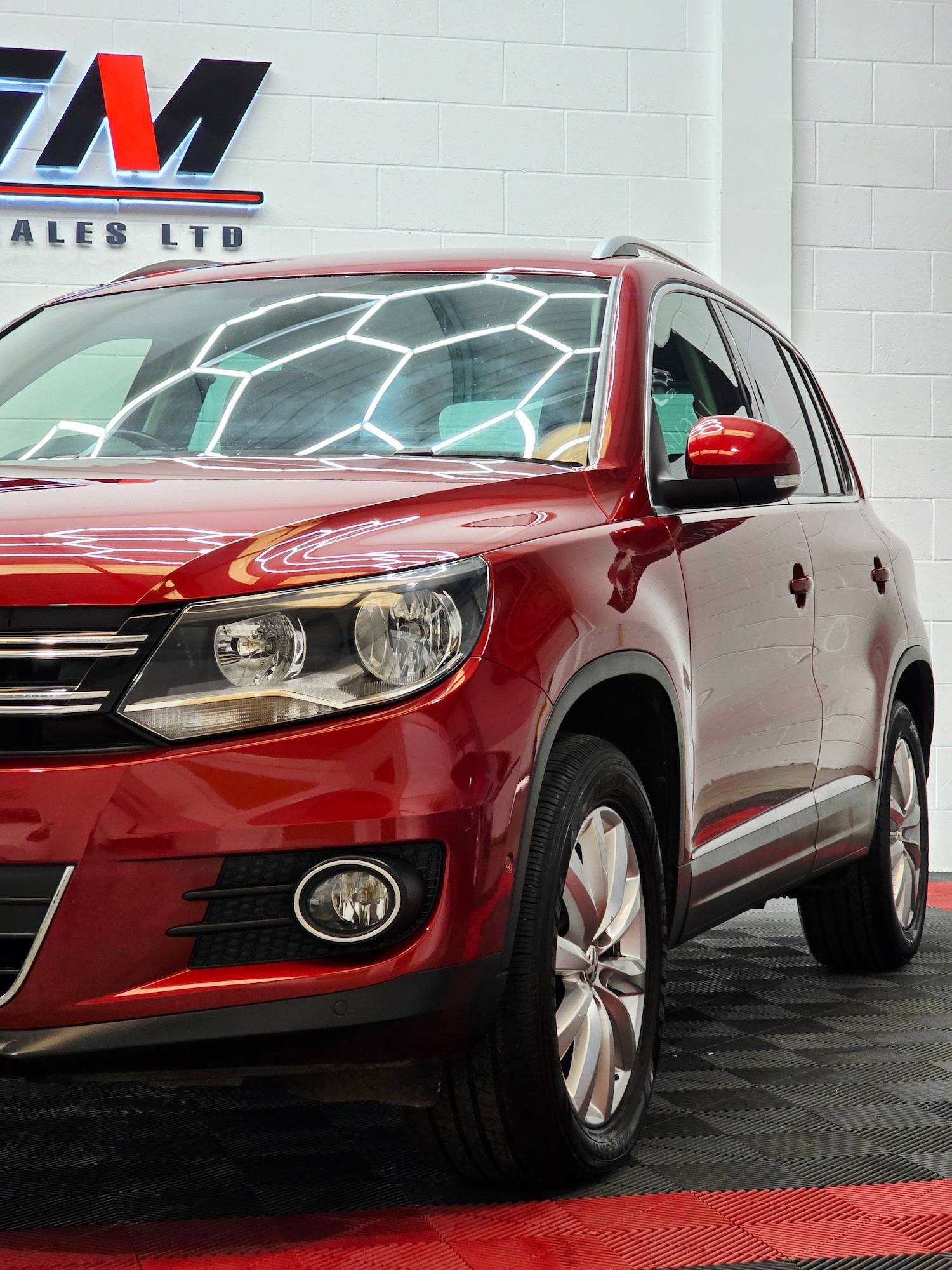 Used Volkswagen Tiguan 2014 for sale - 76332664: Photo 2