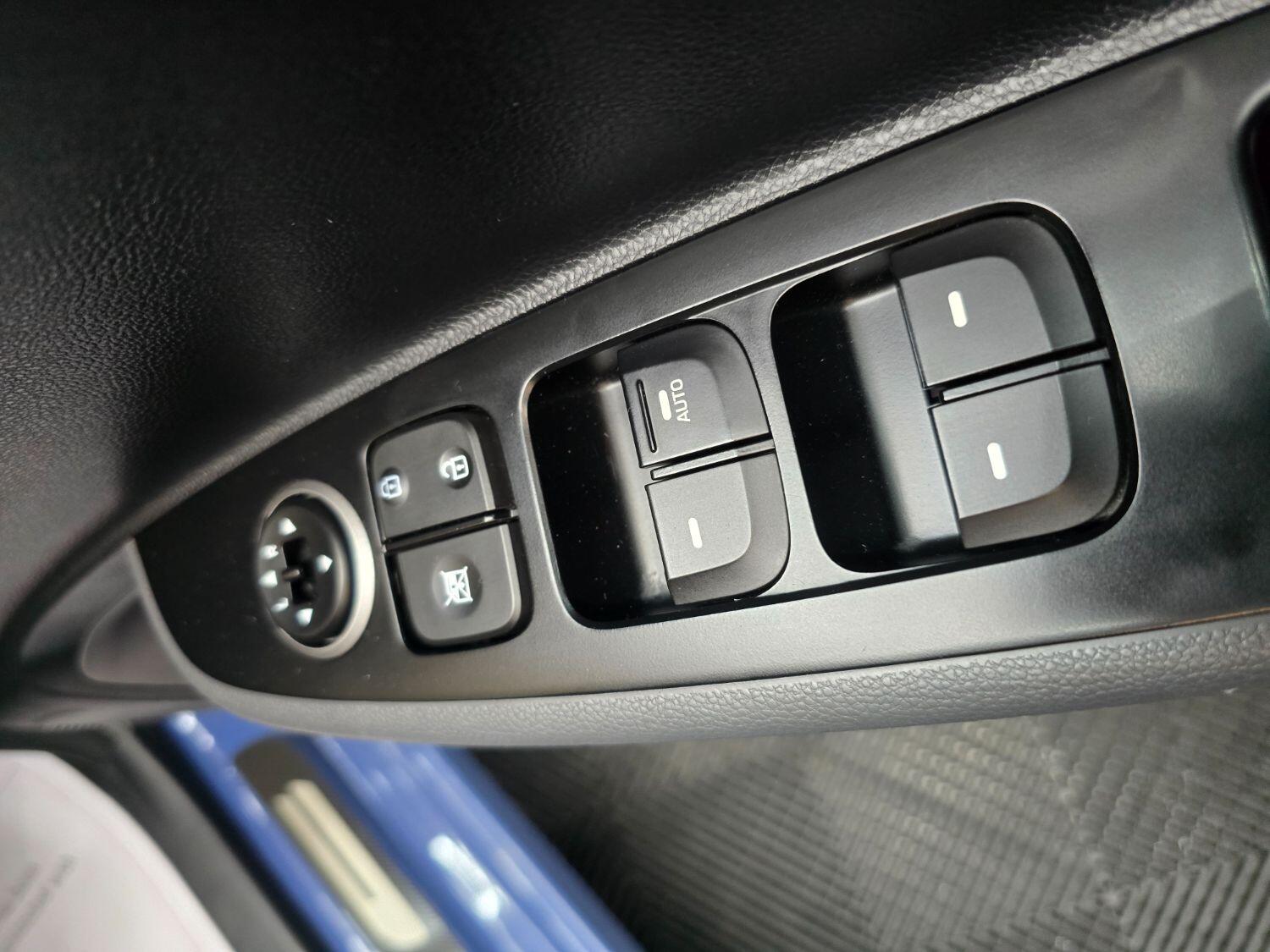 Used Hyundai i10 2017 for sale - 76611658: Photo 23