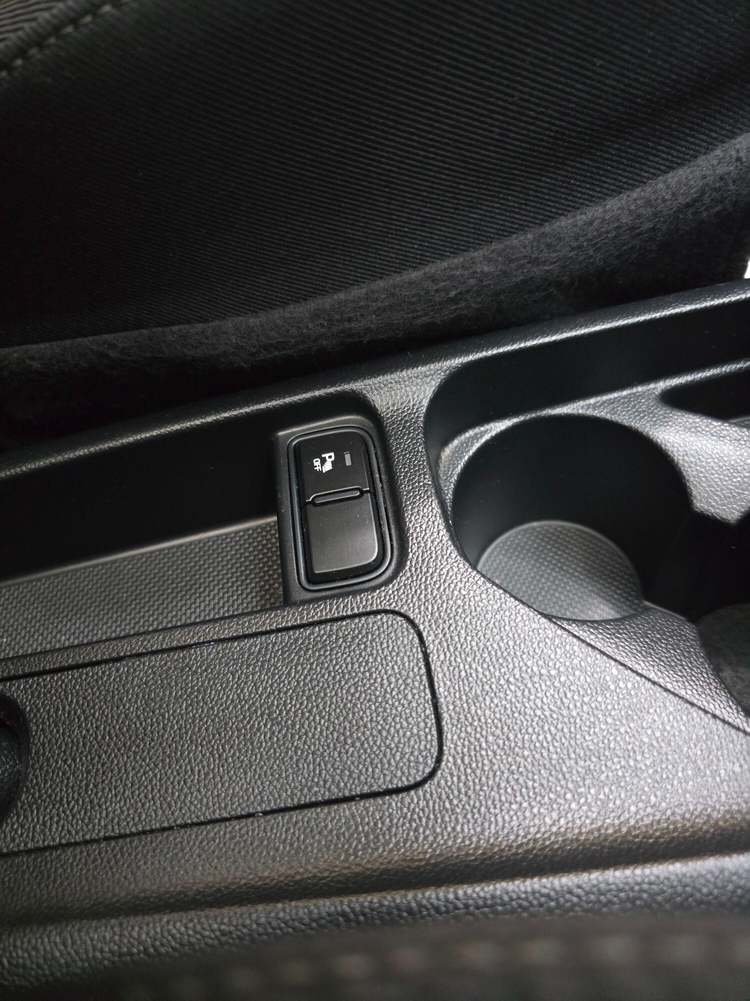 Used Hyundai i10 2017 for sale - 76611658: Photo 28