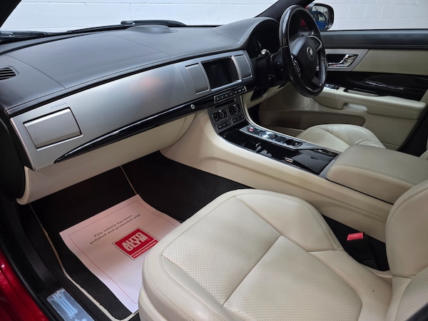 Used Jaguar XF 2015 for sale - 76287485: Photo 17