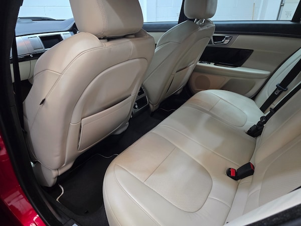 Used Jaguar XF 2015 for sale - 76287485: Photo 19