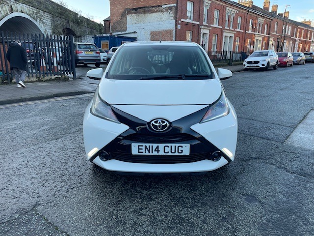 Used Toyota AYGO 2014 for sale - 76780423: Photo 2