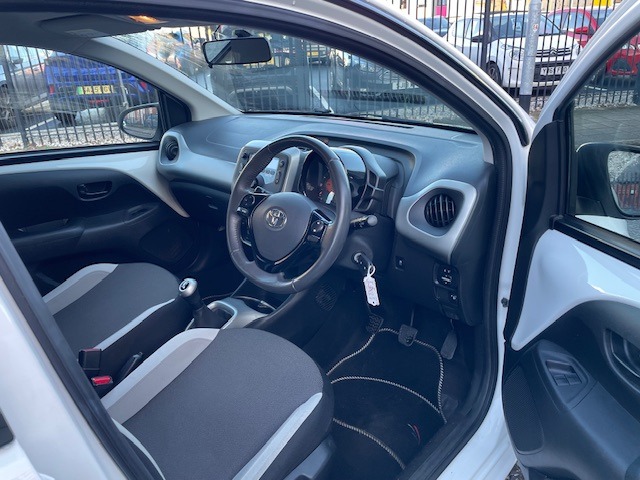 Used Toyota AYGO 2014 for sale - 76780423: Photo 8