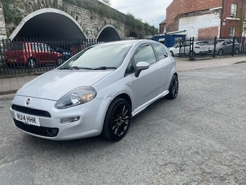 Used Fiat Punto 2014 for sale - 79098682: Photo