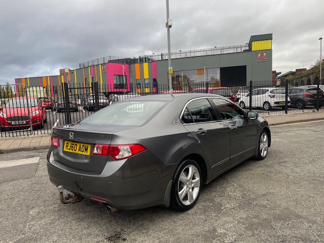 Used Honda Accord 2010 for sale - 76237475: Photo 5