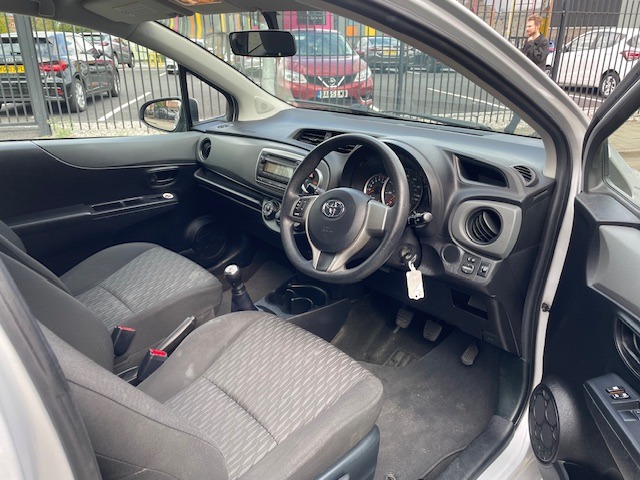 Used Toyota Yaris 2012 for sale - 75784583: Photo 10