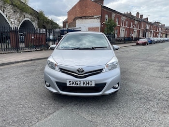 Used Toyota Yaris 2012 for sale - 75784583: Photo