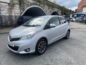 Used Toyota Yaris 2012 for sale - 75784583: Photo