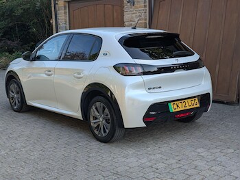 Used Peugeot E-208 2022 for sale - 79621887: Photo