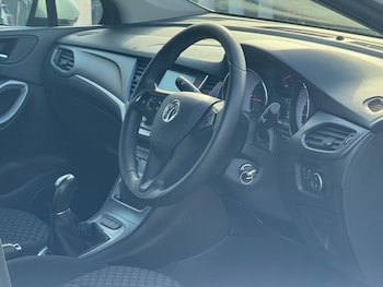 Used Vauxhall Astra 2025 for sale - 78020472: Photo