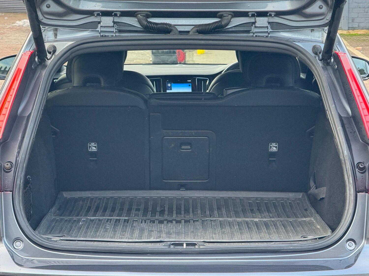 Used Volvo V60 2019 for sale - 78019656: Photo 37