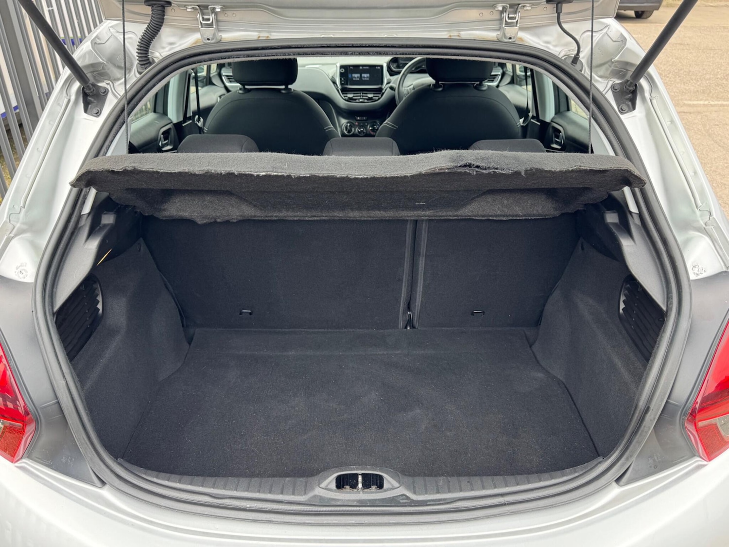 Used Peugeot 208 2016 for sale - 77994222: Photo 10