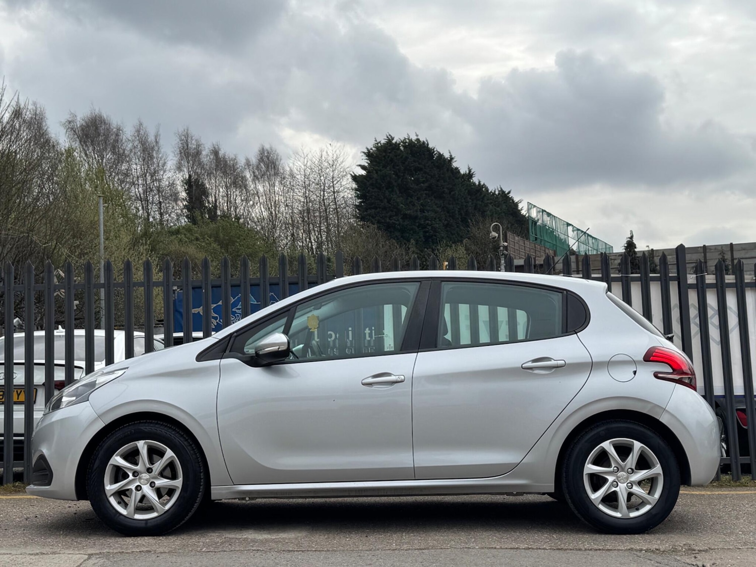 Used Peugeot 208 2016 for sale - 77994222: Photo 12