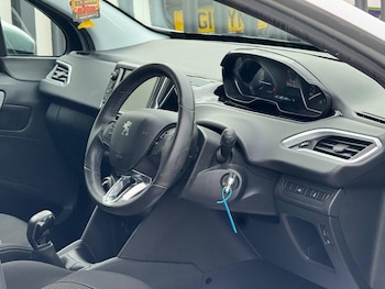 Used Peugeot 208 2016 for sale - 77994222: Photo