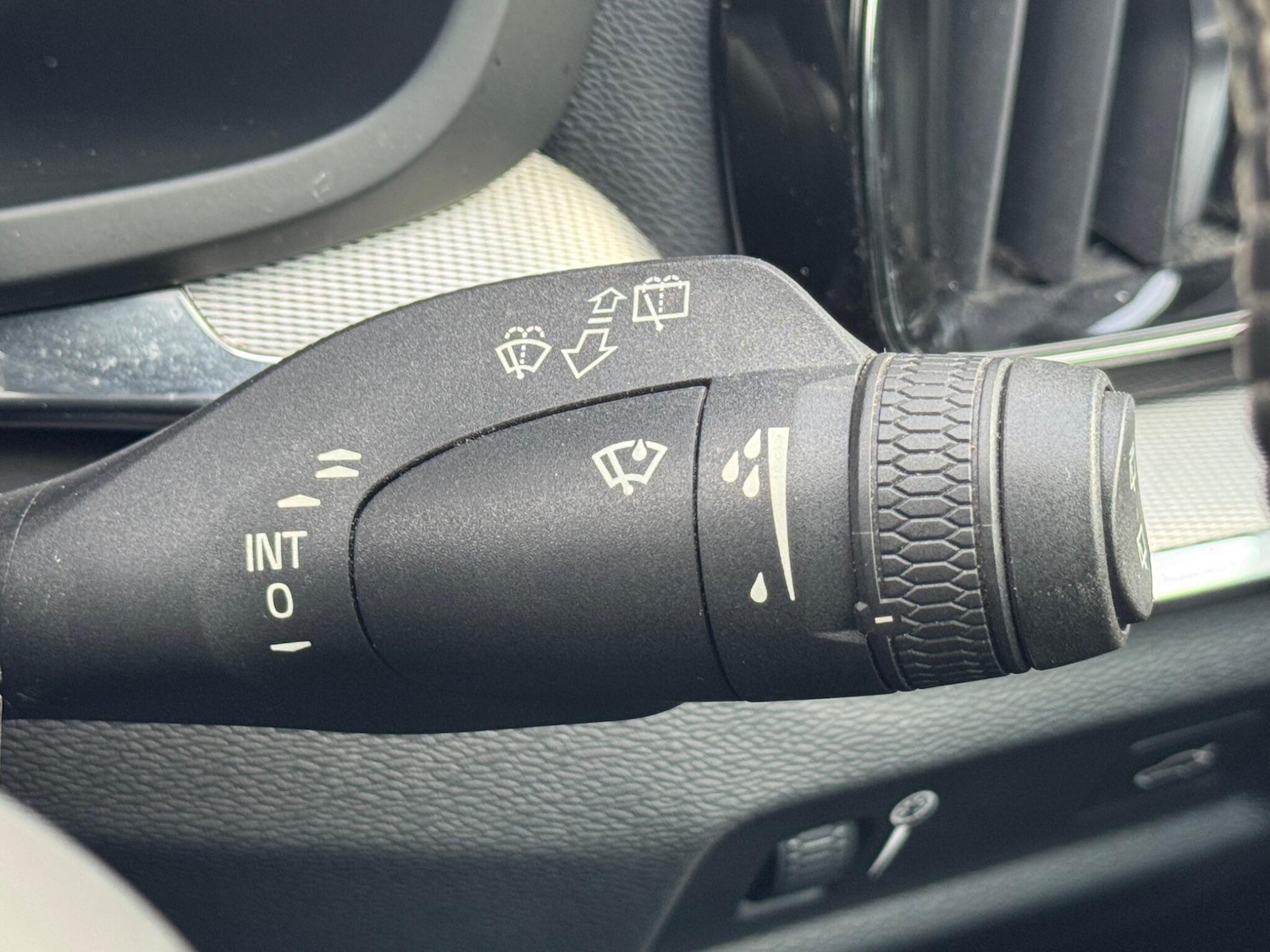 Used Volvo V60 for sale - 77957533: Photo 32