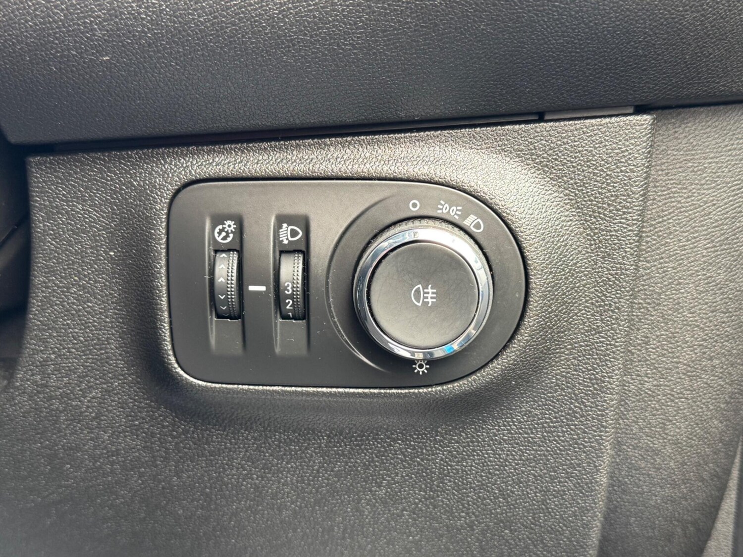 Used Vauxhall ADAM 2017 for sale - 78019376: Photo 29