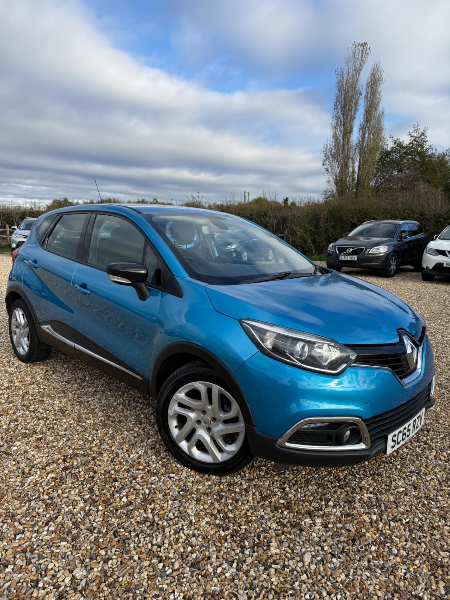 Used Renault Captur 2015 for sale - 76644630: Photo 1