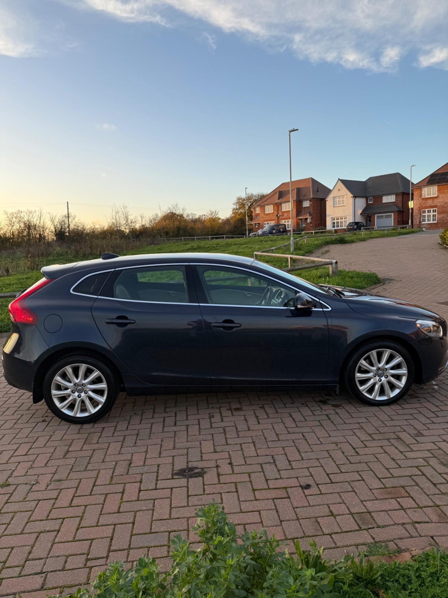 Used Volvo V40 2013 for sale - 76780735: Photo 12