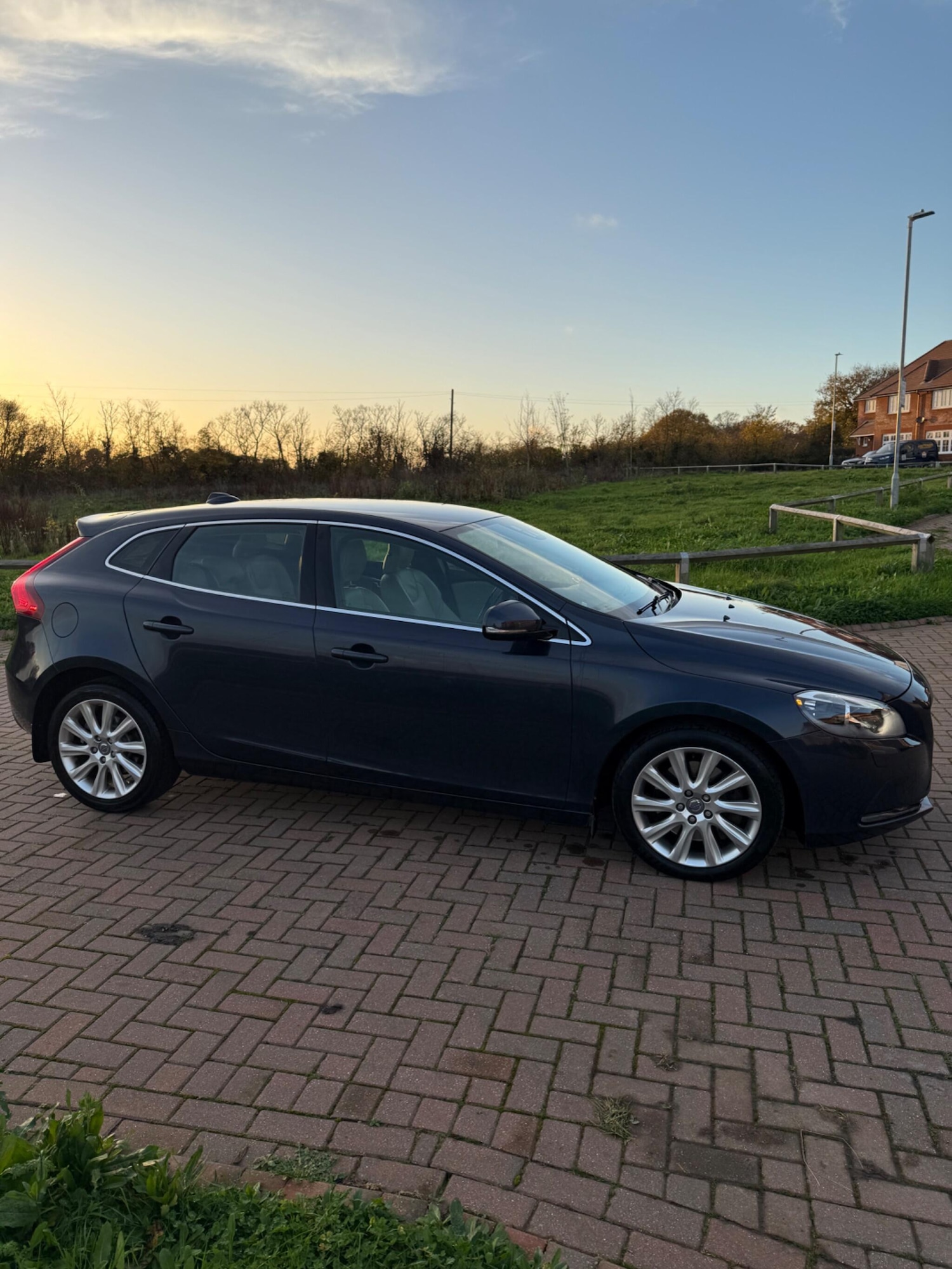 Used Volvo V40 2013 for sale - 76780735: Photo 13
