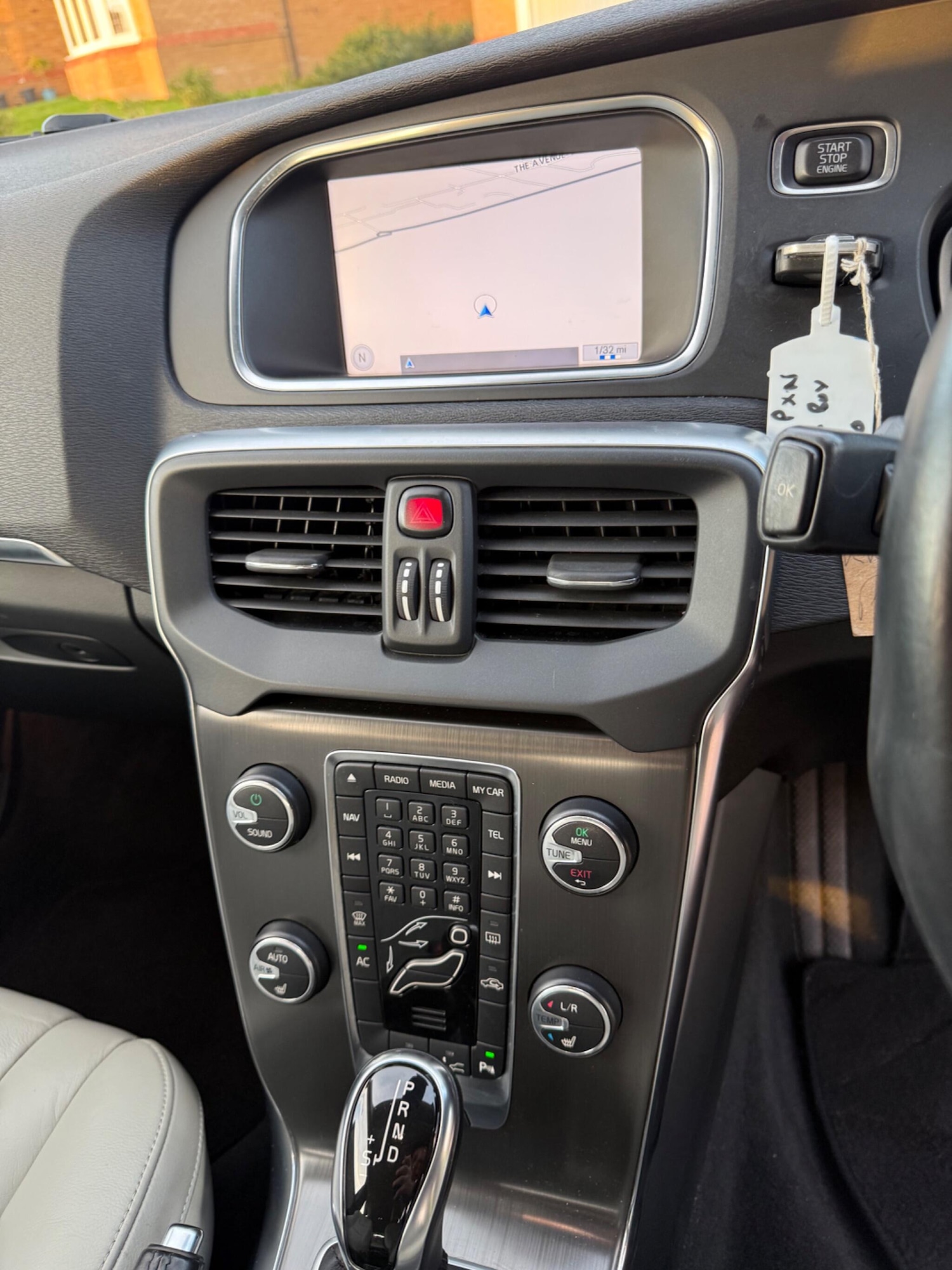 Used Volvo V40 2013 for sale - 76780735: Photo 17