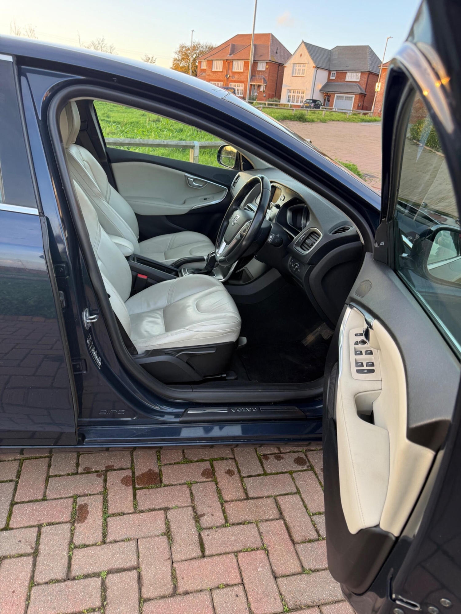 Used Volvo V40 2013 for sale - 76780735: Photo 20