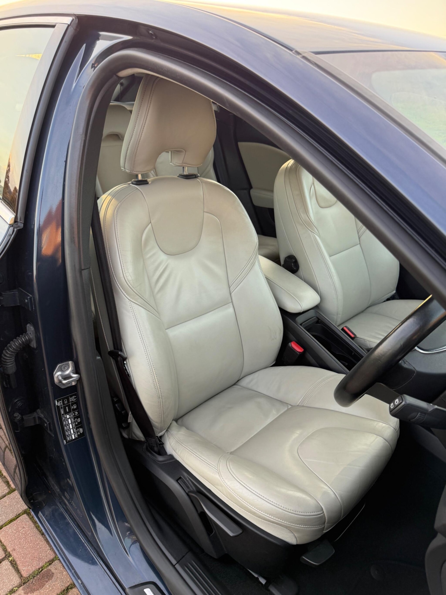 Used Volvo V40 2013 for sale - 76780735: Photo 21