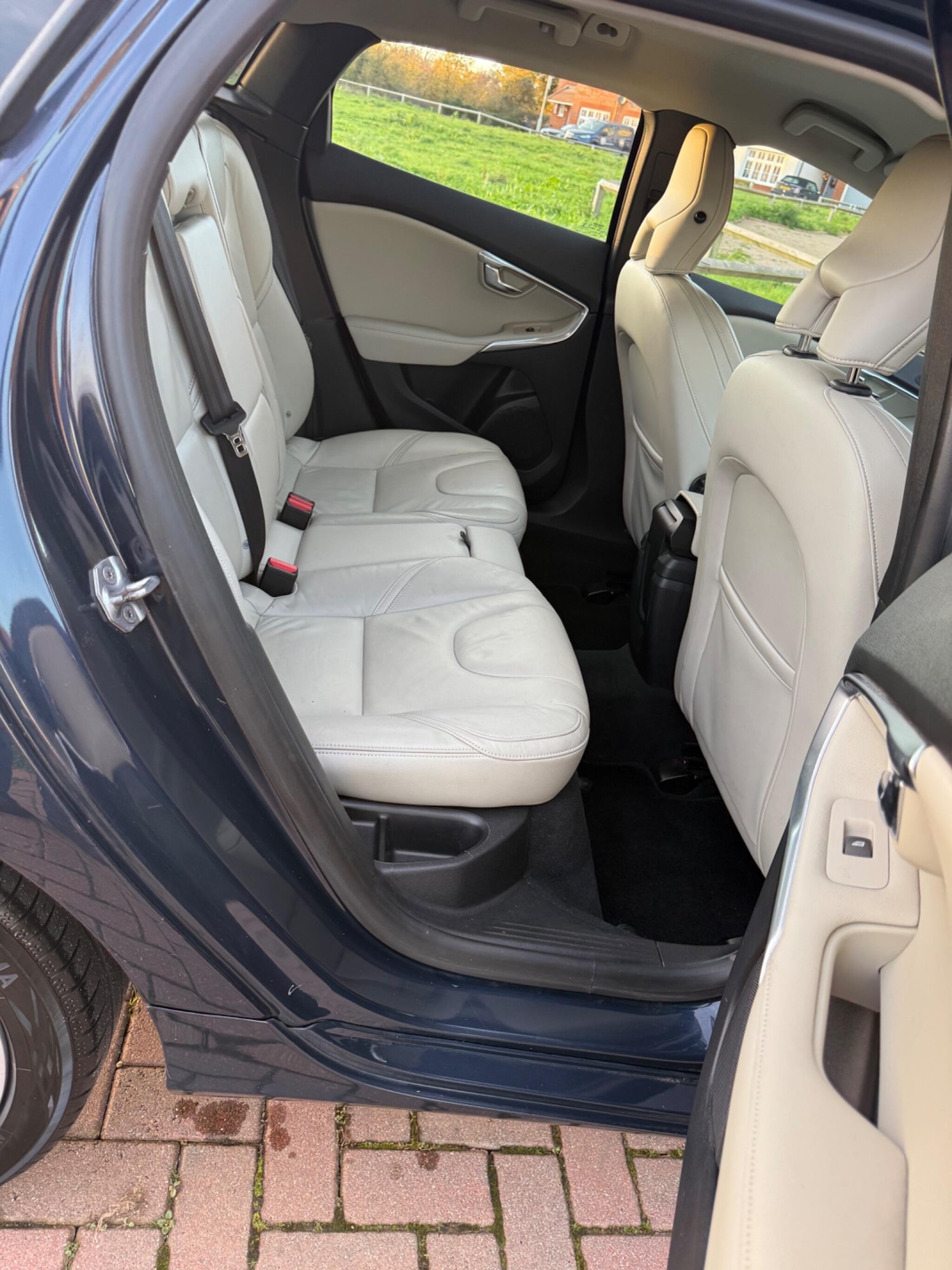 Used Volvo V40 2013 for sale - 76780735: Photo 24