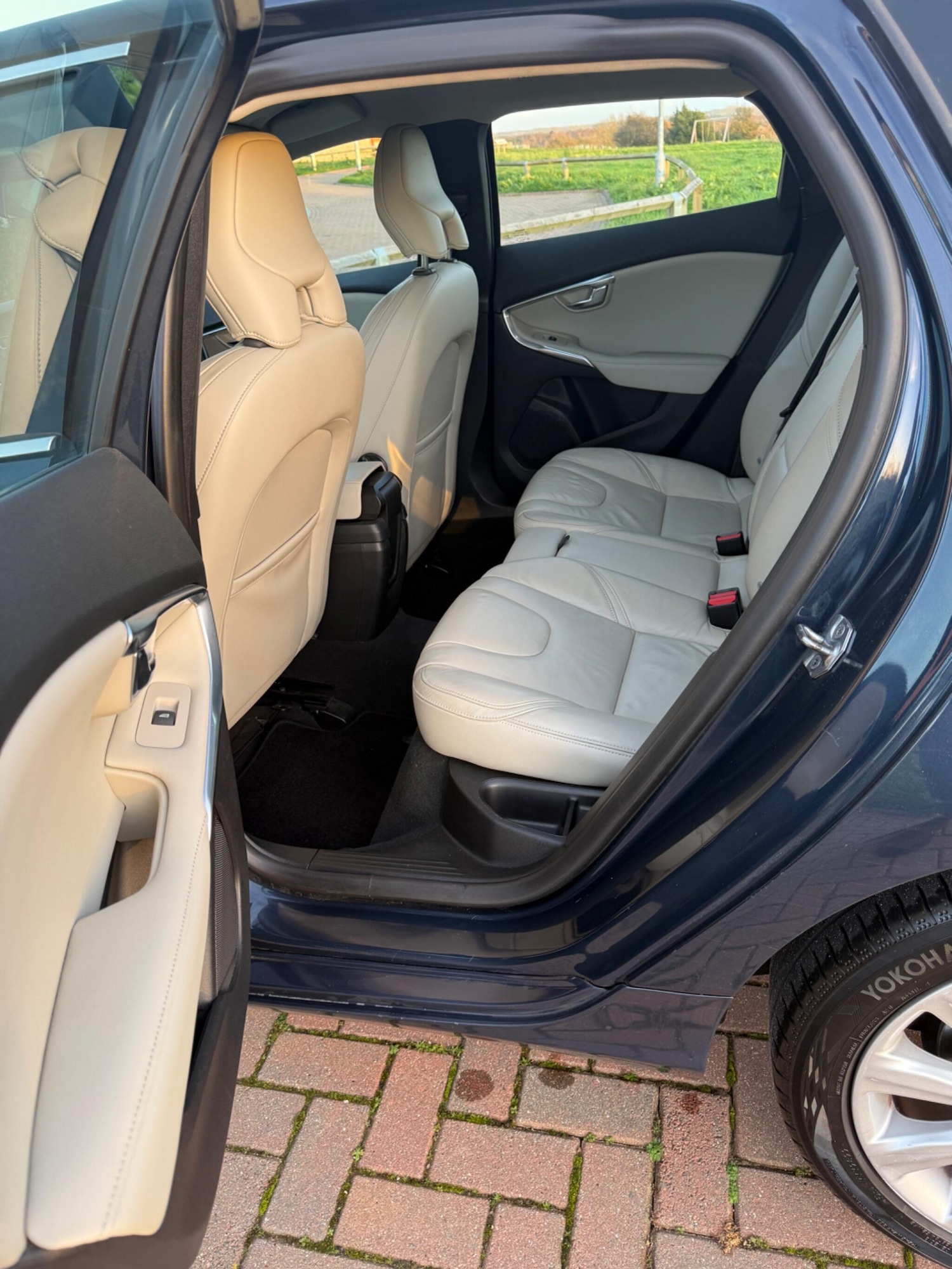 Used Volvo V40 2013 for sale - 76780735: Photo 25