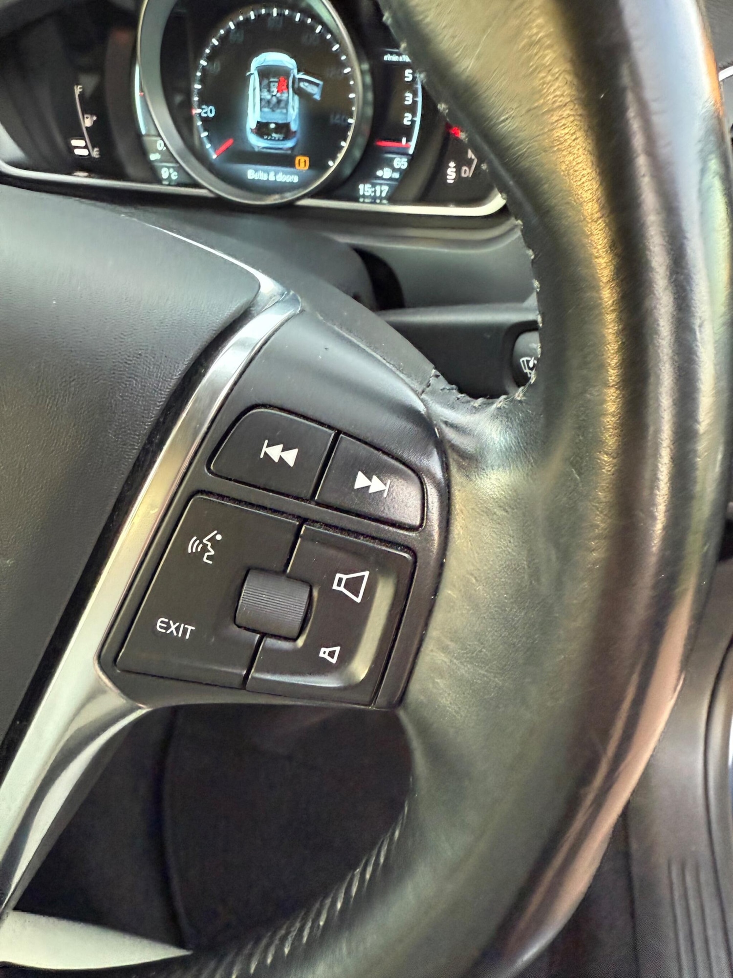 Used Volvo V40 2013 for sale - 76780735: Photo 28