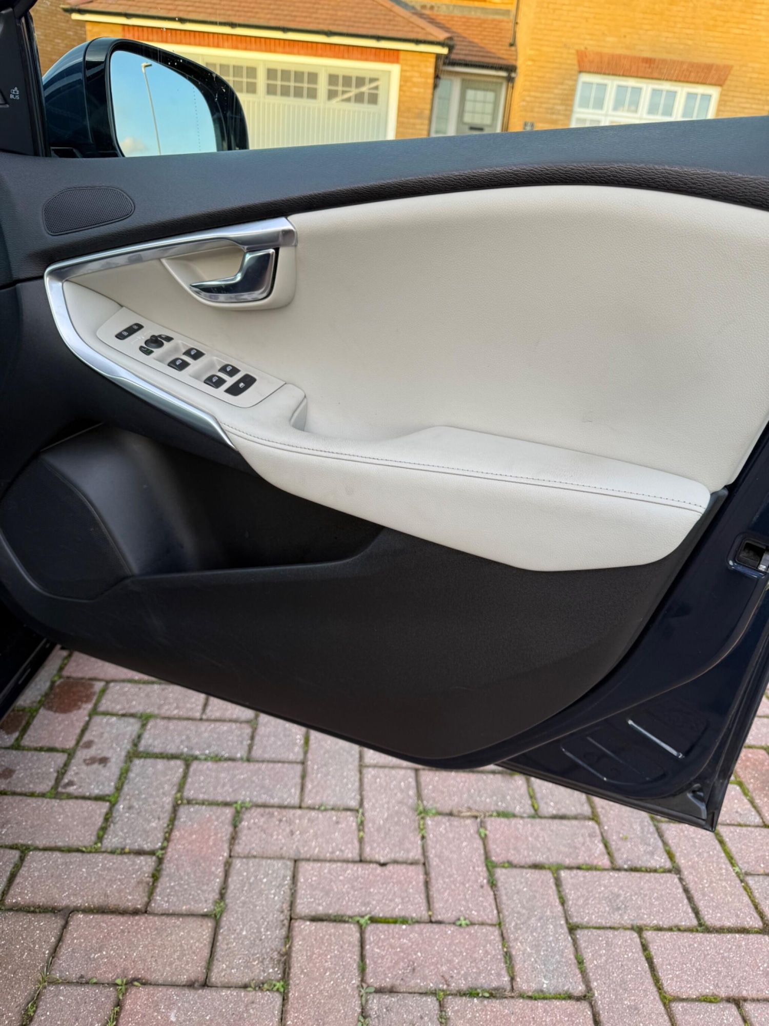 Used Volvo V40 2013 for sale - 76780735: Photo 31