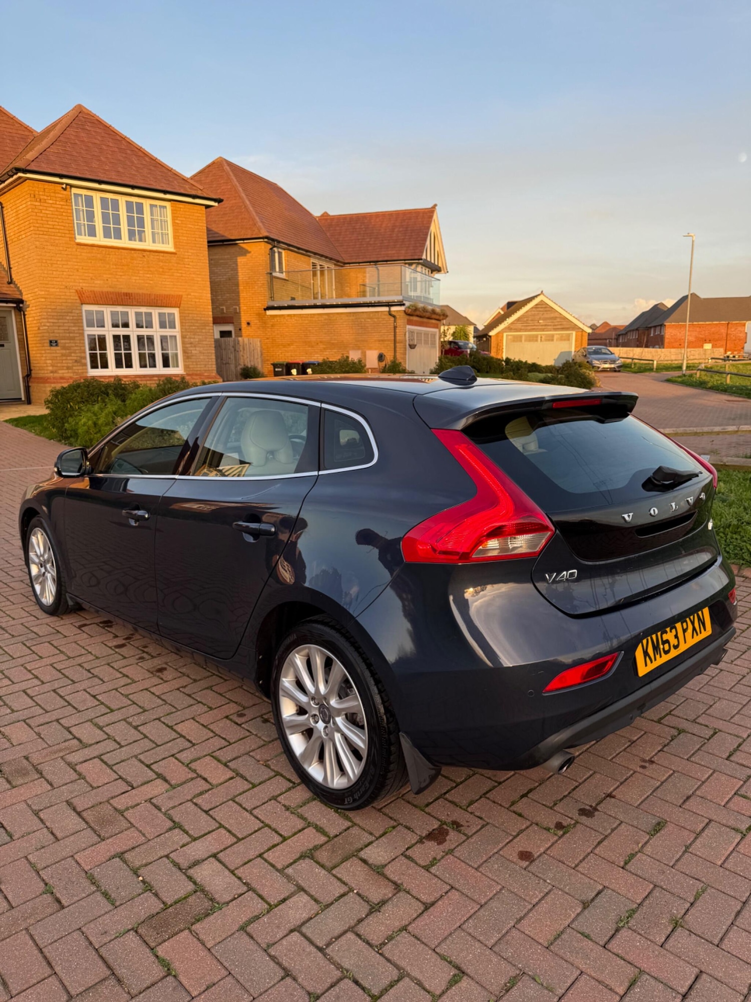 Used Volvo V40 2013 for sale - 76780735: Photo 4