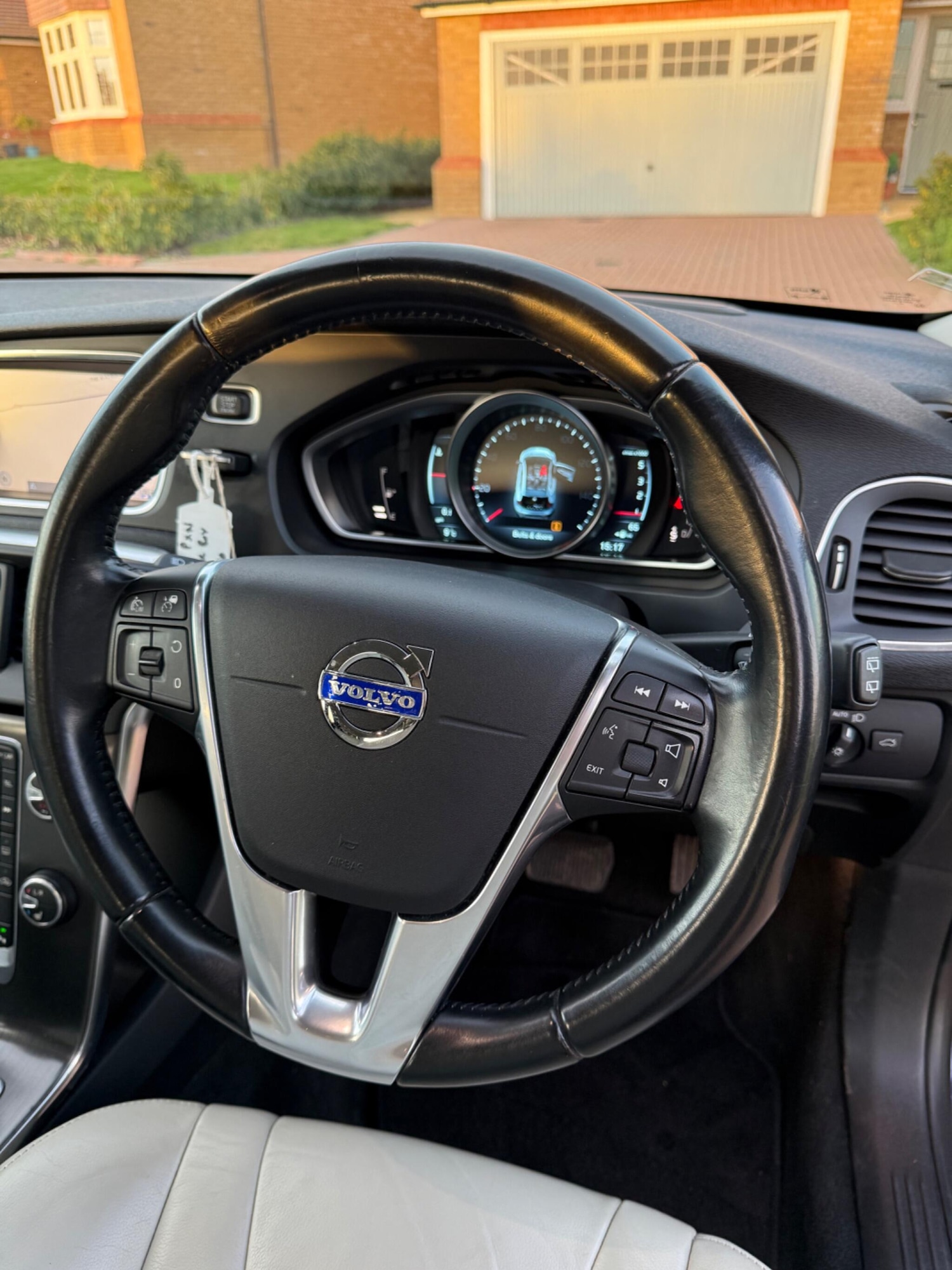 Used Volvo V40 2013 for sale - 76780735: Photo 44