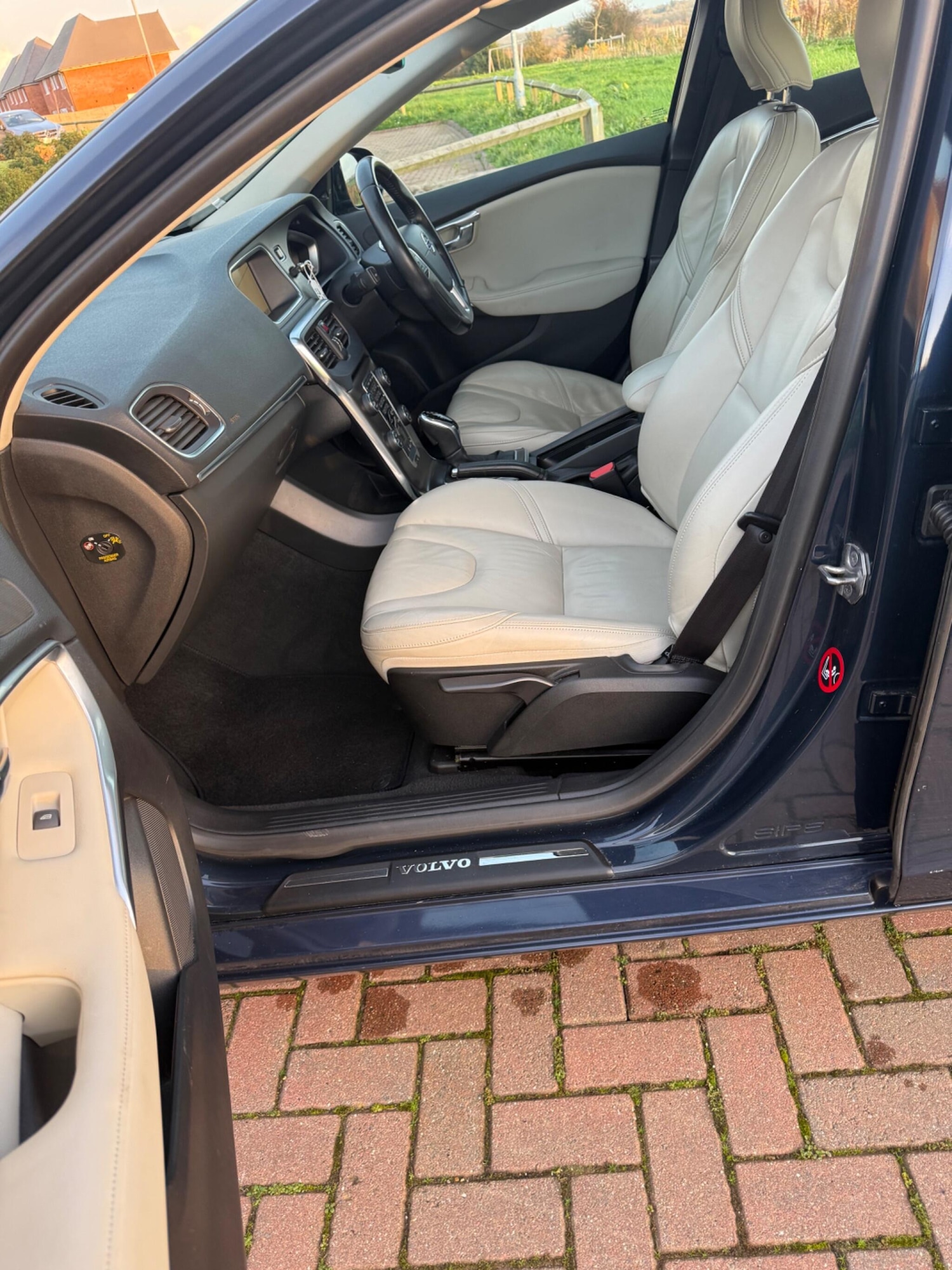 Used Volvo V40 2013 for sale - 76780735: Photo 46