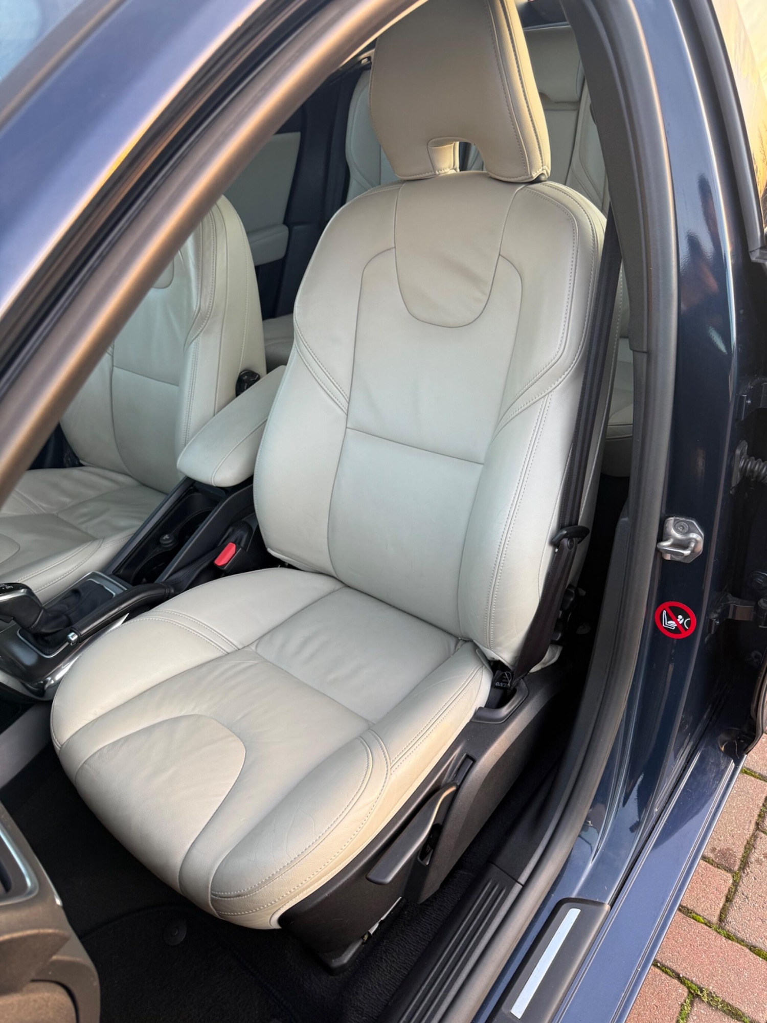 Used Volvo V40 2013 for sale - 76780735: Photo 47